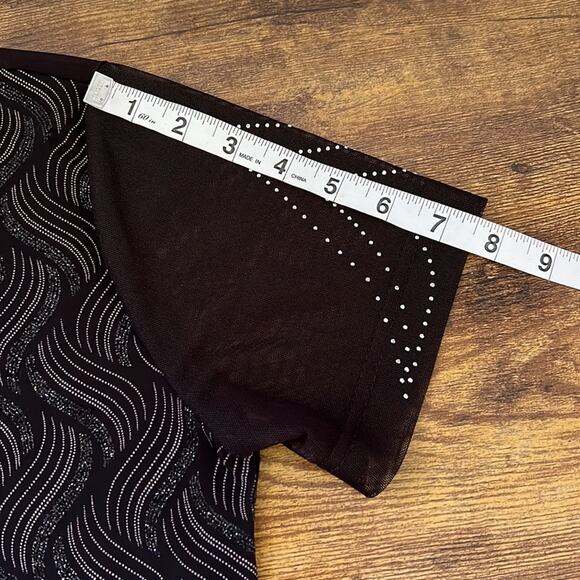XL Black Mesh Sleeve V-Neck Glitter Top - Picture 5 of 9